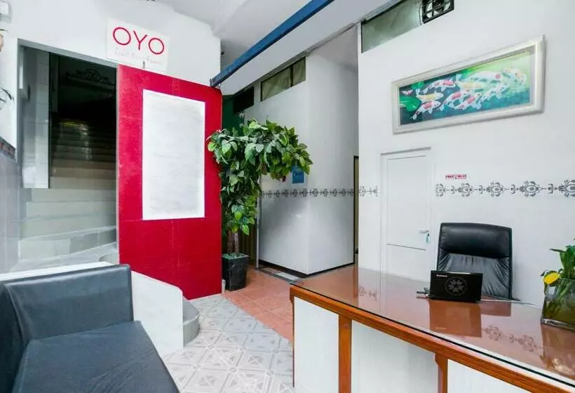 ホテル Oyo 2628 Kartini Residence