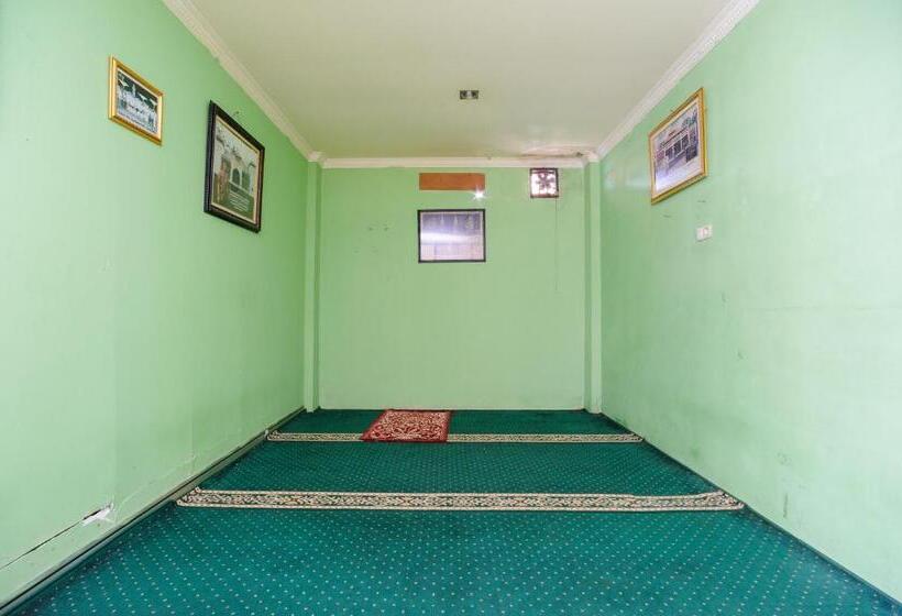 Hotel Reddoorz Near Gor Popki