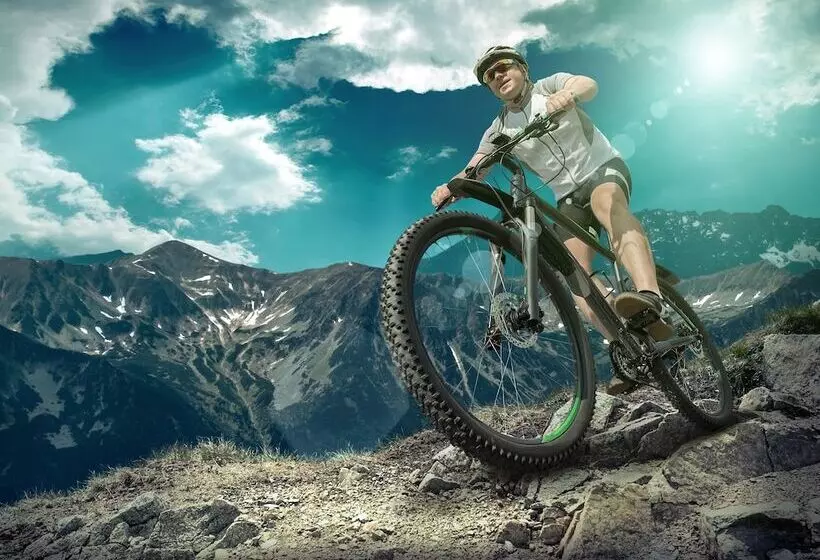 Отель Adonis Le Chastellan