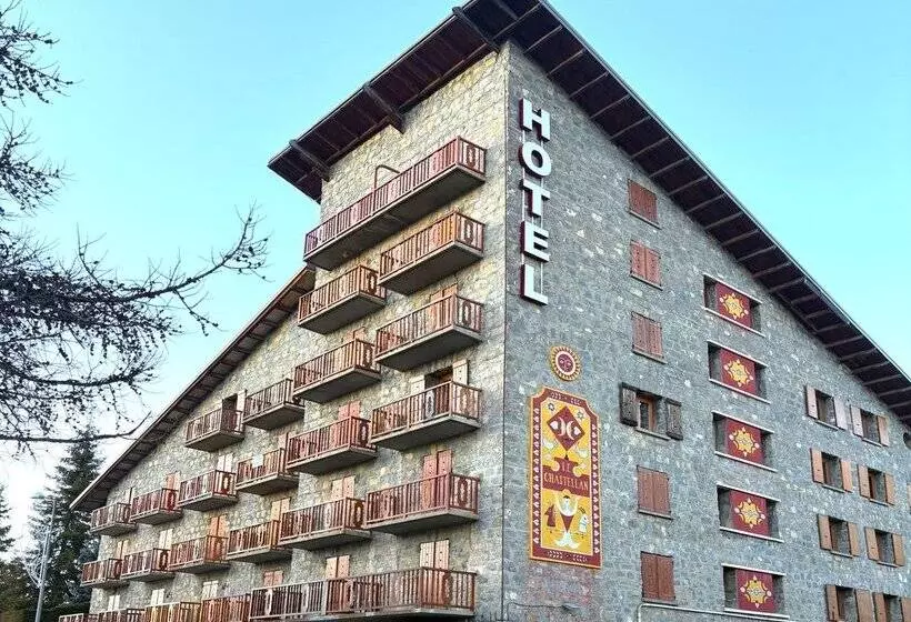 Отель Adonis Le Chastellan