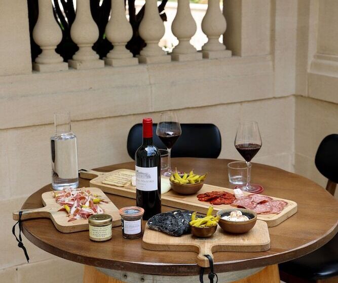 هتل Château Hôtel Grand Barrail