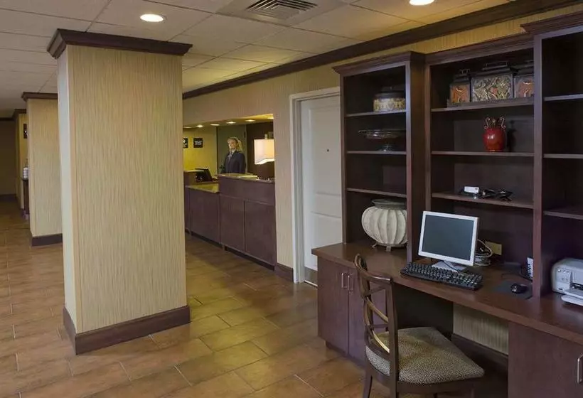 Отель Hampton Inn Asheville - I-26 Biltmore Square