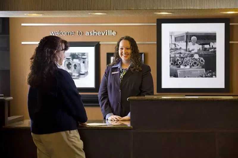 Отель Hampton Inn Asheville - I-26 Biltmore Square