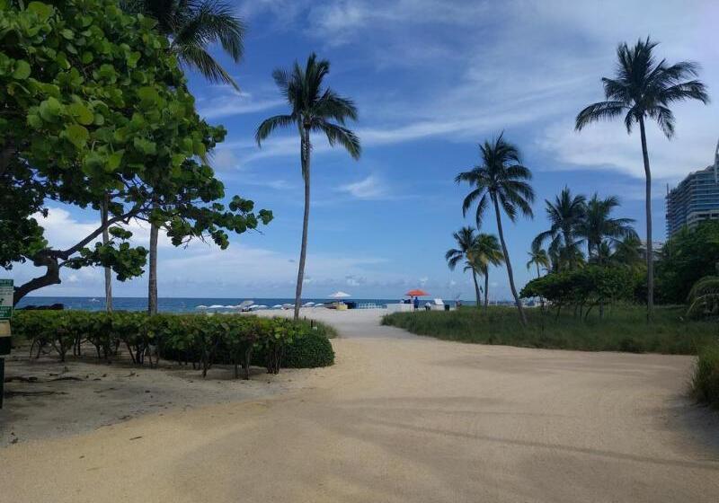 هتل Beach Haus Bal Harbour