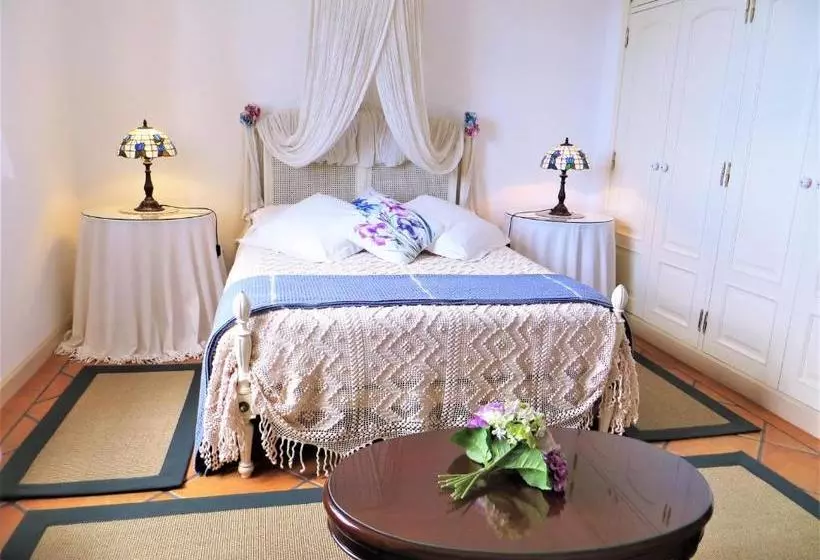 Отель Quinta Do Cabouco