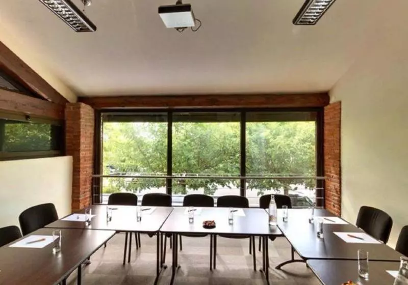 Отель Les Pins Galants