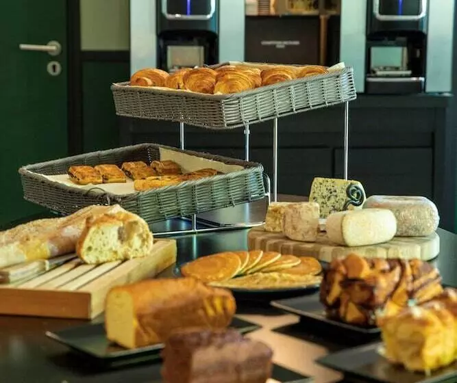 Отель Les Pins Galants