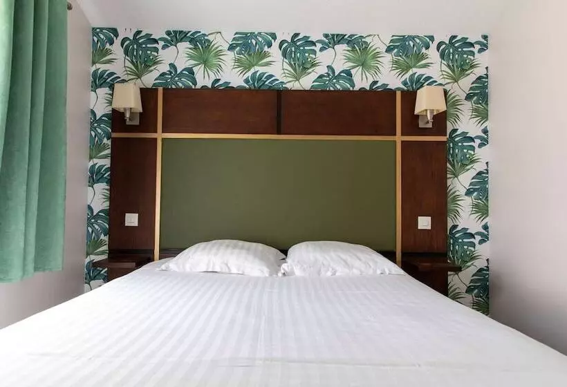 Отель Les Pins Galants