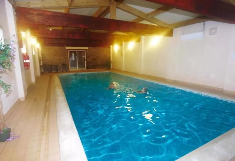 בית מלון כפרי Seven Stars