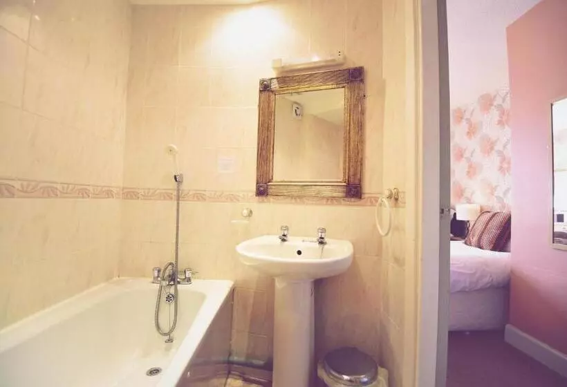 Отель The Black Bull Inn