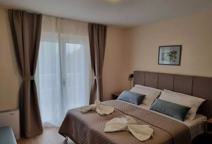 هتل Villa Daniela