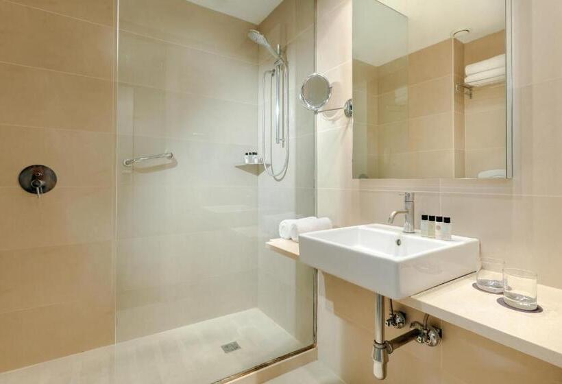 هتل Catalonia La Boquería