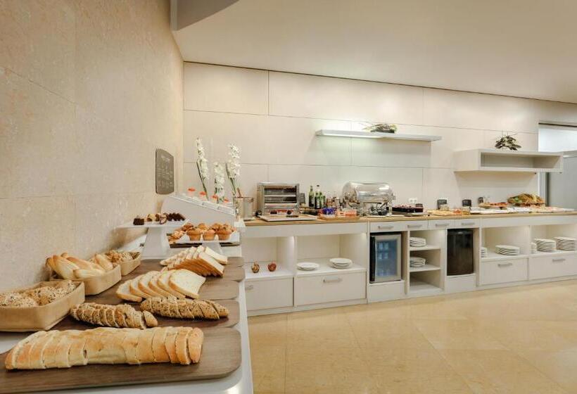 هتل Catalonia La Boquería