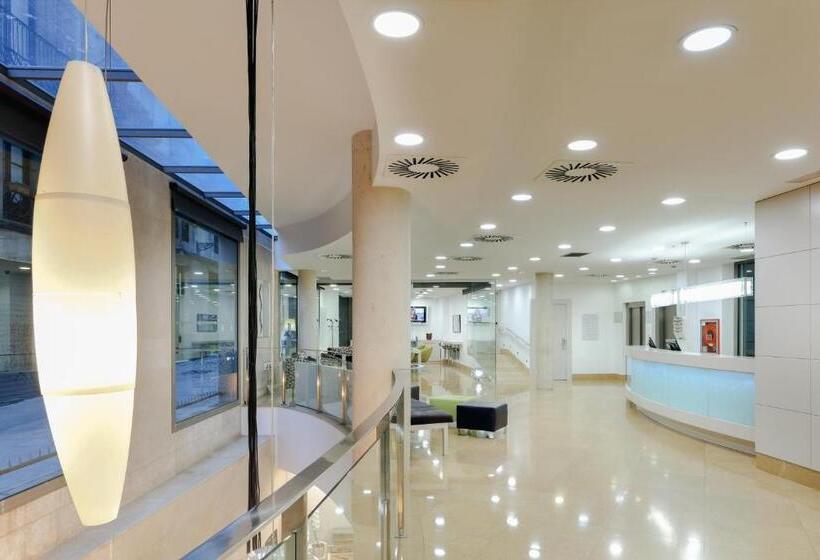 هتل Catalonia La Boquería