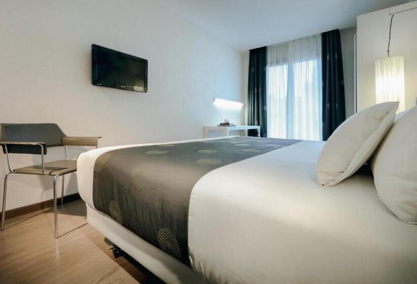 هتل Catalonia La Boquería