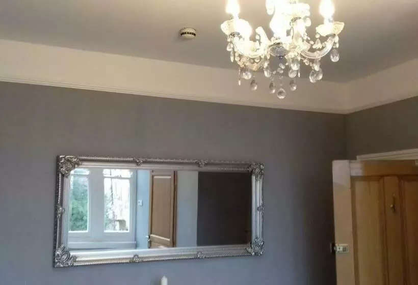 Lansdown House Bed & Breakfast