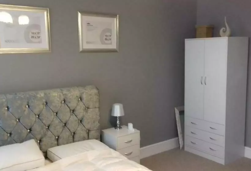 Lansdown House Bed & Breakfast