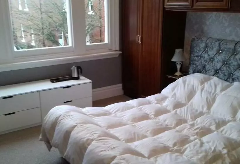 Lansdown House Bed & Breakfast