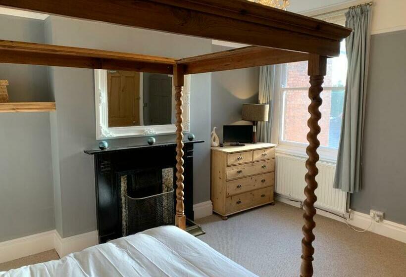Lansdown House Bed & Breakfast