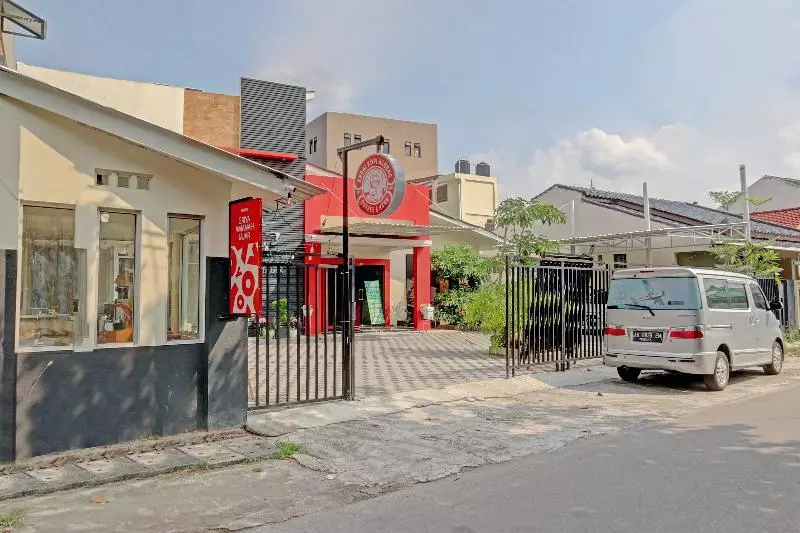 ホテル Capital O 90410 Griya Amanah Jajar Syariah