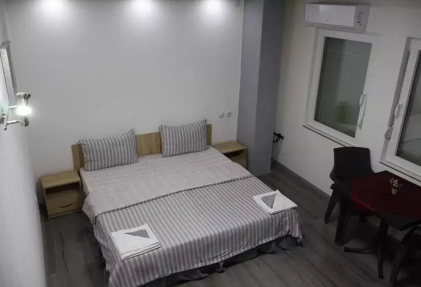 پانسیون Ajkoski Apartments Pestani