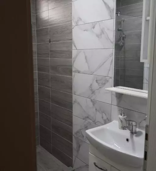 پانسیون Ajkoski Apartments Pestani