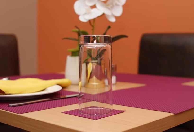 هتل Ayaakaje Guest House