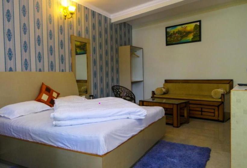 ホテル Kasauli Nature Inn