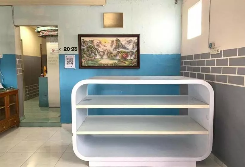 Hotelli Oyo 90252 Penginapan Wahee