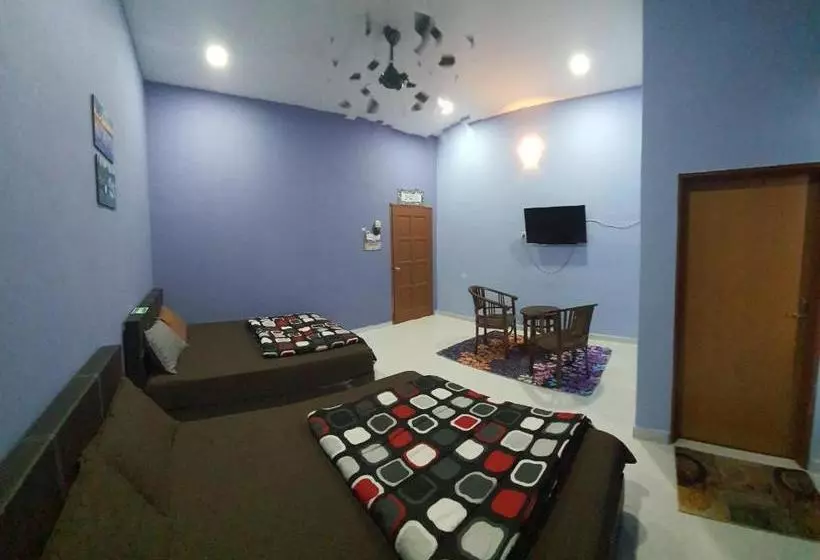 Hotelli Oyo 90252 Penginapan Wahee