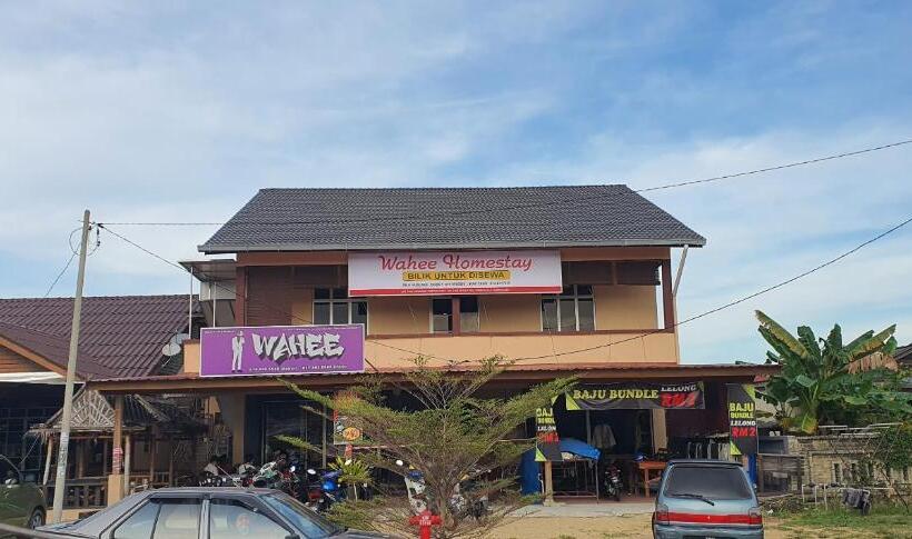 ホテル Oyo 90252 Penginapan Wahee