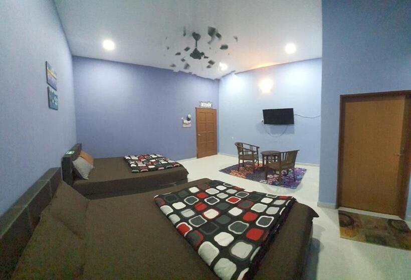 ホテル Oyo 90252 Penginapan Wahee