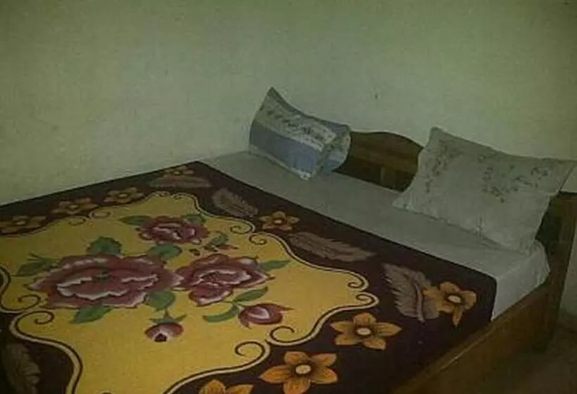 پانسیون Room In Lodge   Mckay Resort Suites