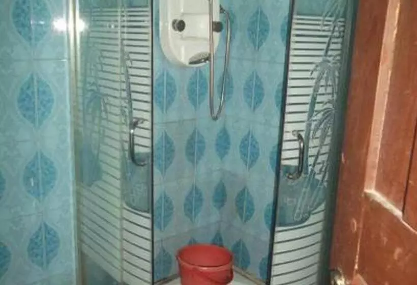 پانسیون Room In Lodge   Mckay Resort Suites