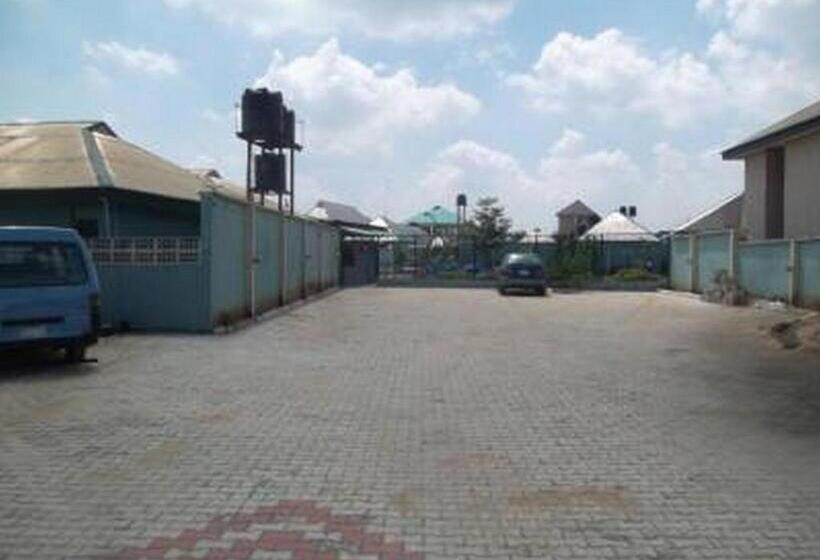 Pensión Room In Lodge Mckay Resort Suites