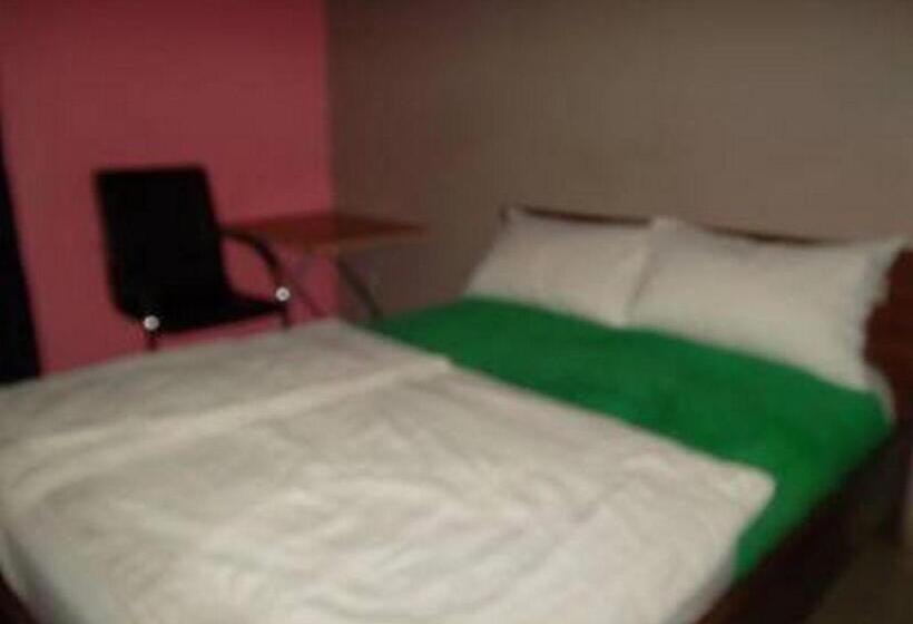 Pensión Room In Lodge Mckay Resort Suites