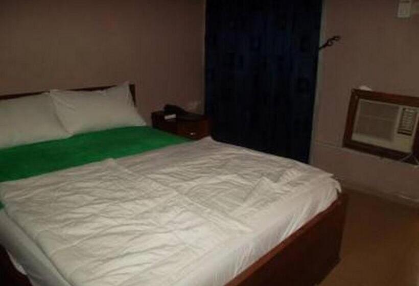 Pensión Room In Lodge Mckay Resort Suites