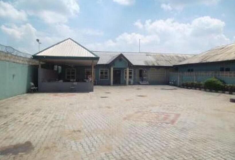 Pensión Room In Lodge Mckay Resort Suites