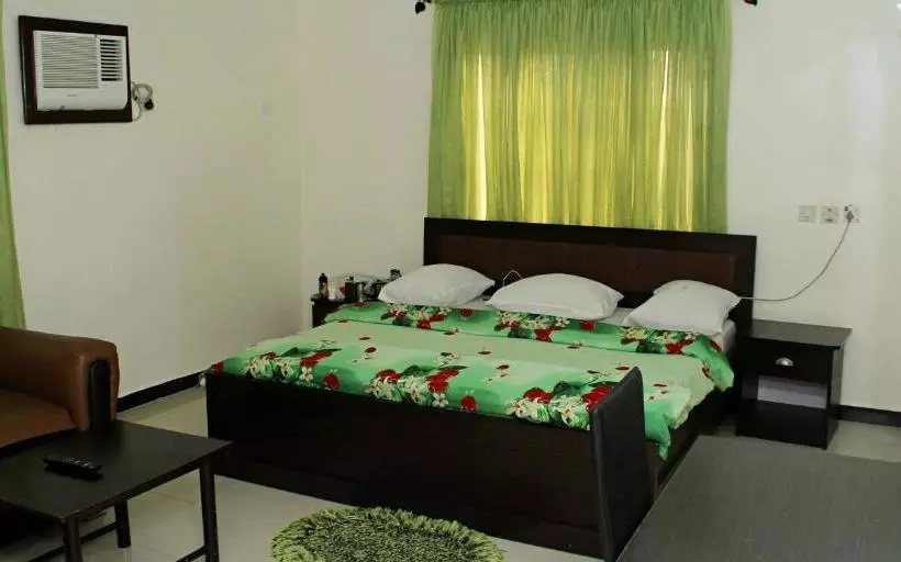 پانسیون Decastle Luxury Home