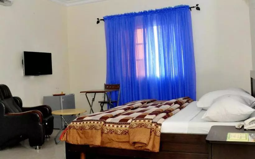 پانسیون Decastle Luxury Home