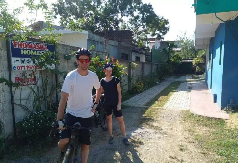 ペンション Thomasha Homestay & Tuk Tuk Service