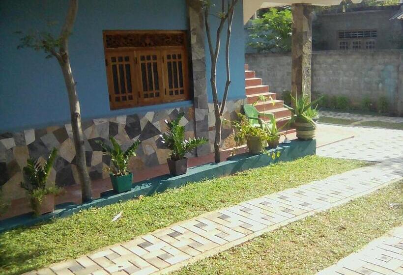 Pensione Thomasha Homestay & Tuk Tuk Service