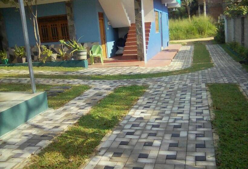 Pensione Thomasha Homestay & Tuk Tuk Service