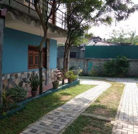 ペンション Thomasha Homestay & Tuk Tuk Service