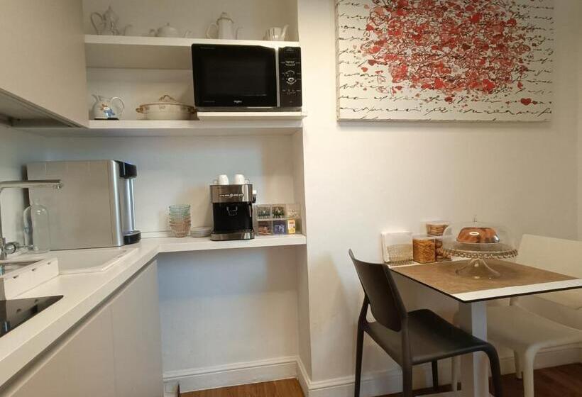 تختخواب و صبحانه Dimorapulia