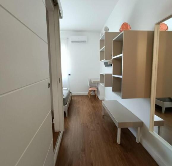 تختخواب و صبحانه Dimorapulia