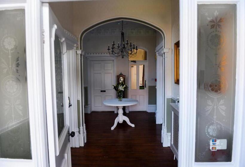 Bed and Breakfast Hillcrest Whitby