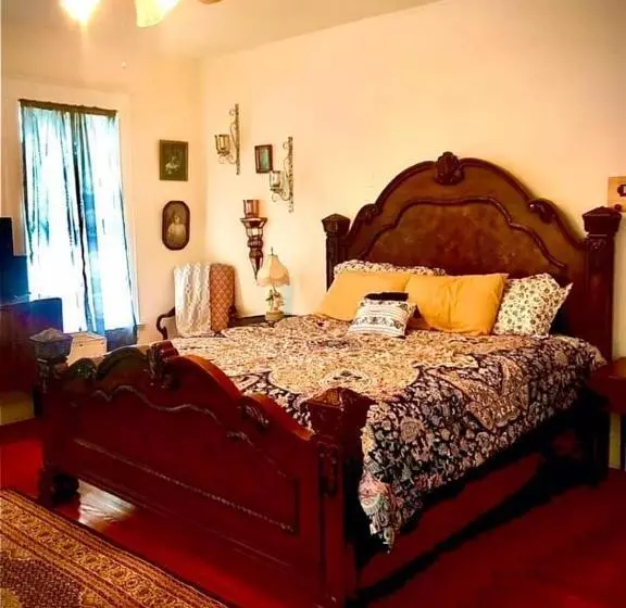 Historic 1912 Hoover House Bed And Breakfast