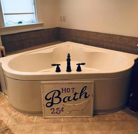 Historic 1912 Hoover House Bed And Breakfast