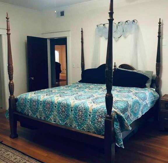 Historic 1912 Hoover House Bed And Breakfast